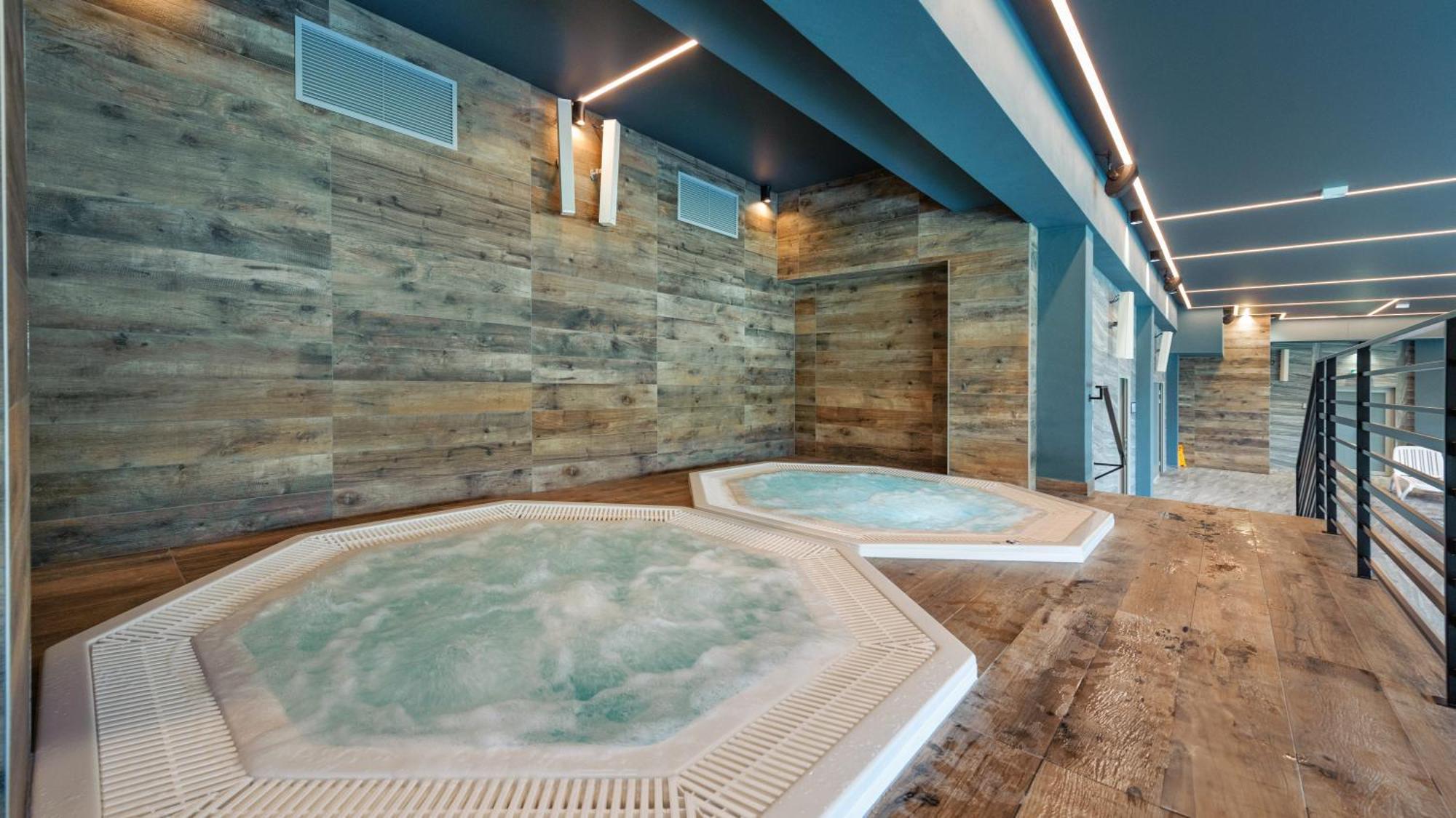 Blue Premium Pool Sauna Fitness Free 科沃布热格 外观 照片